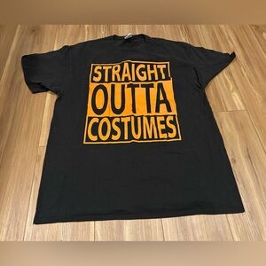 Straight Outta Costumes Graphic Tee Size XL